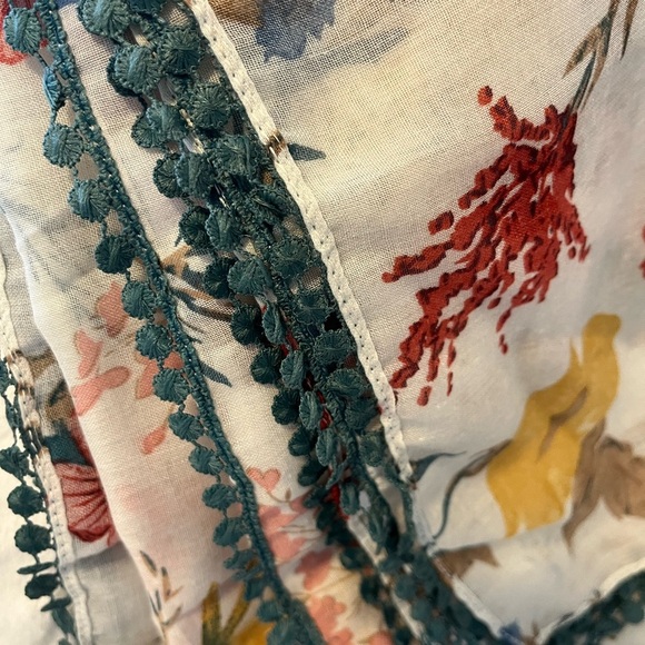 Floral Patterned scarf with Pom-Pom Trim - Picture 2 of 3